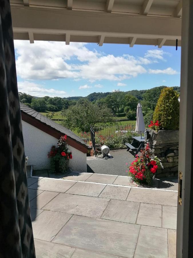 The Brown Horse Inn Winster  Екстериор снимка