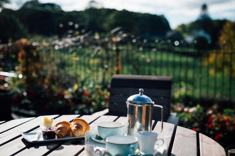 The Brown Horse Inn Winster  Екстериор снимка