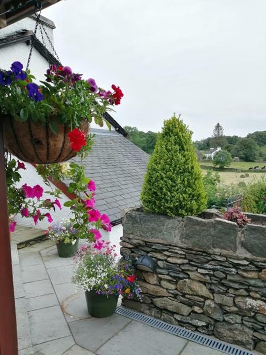 The Brown Horse Inn Winster  Екстериор снимка